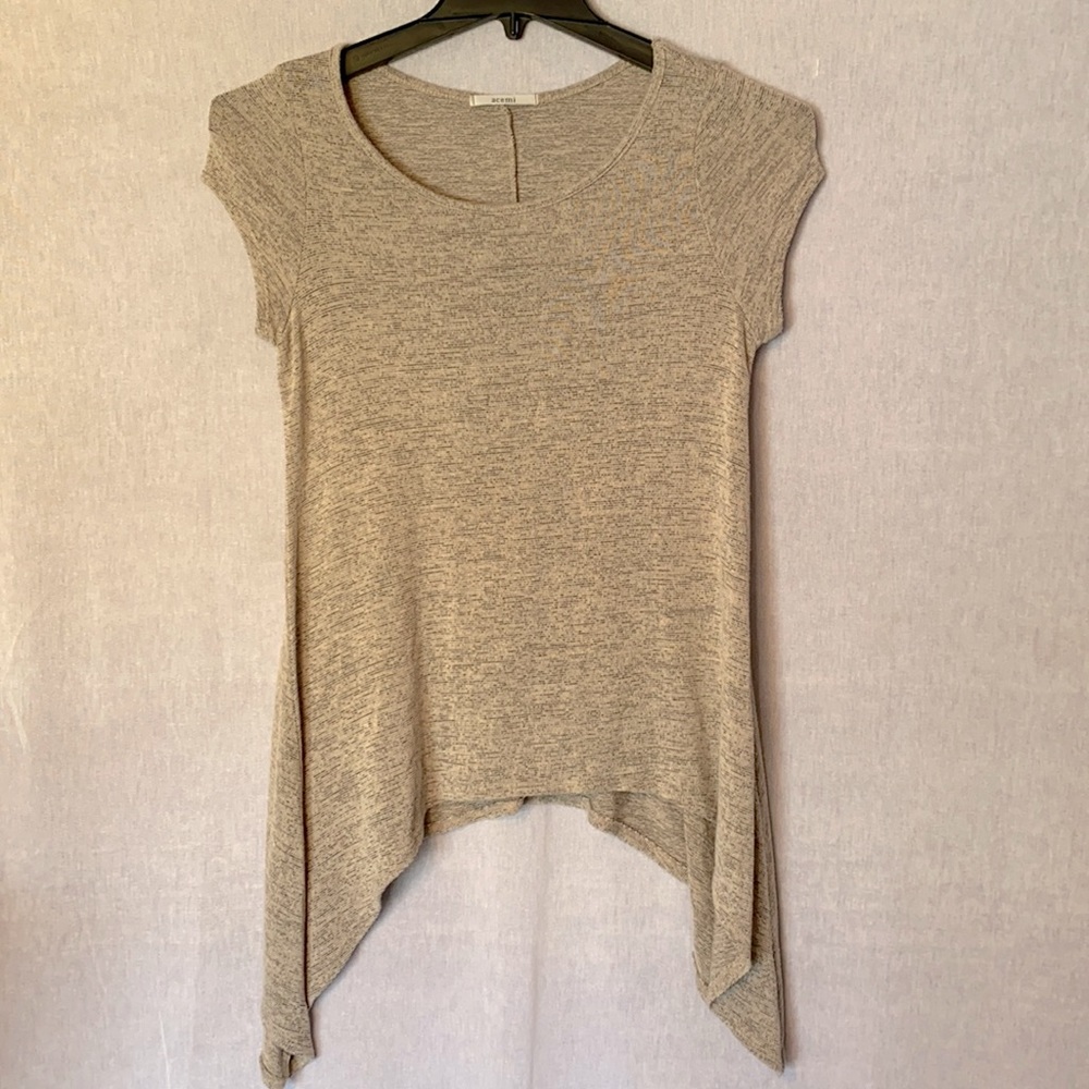 Long side short sleeve top